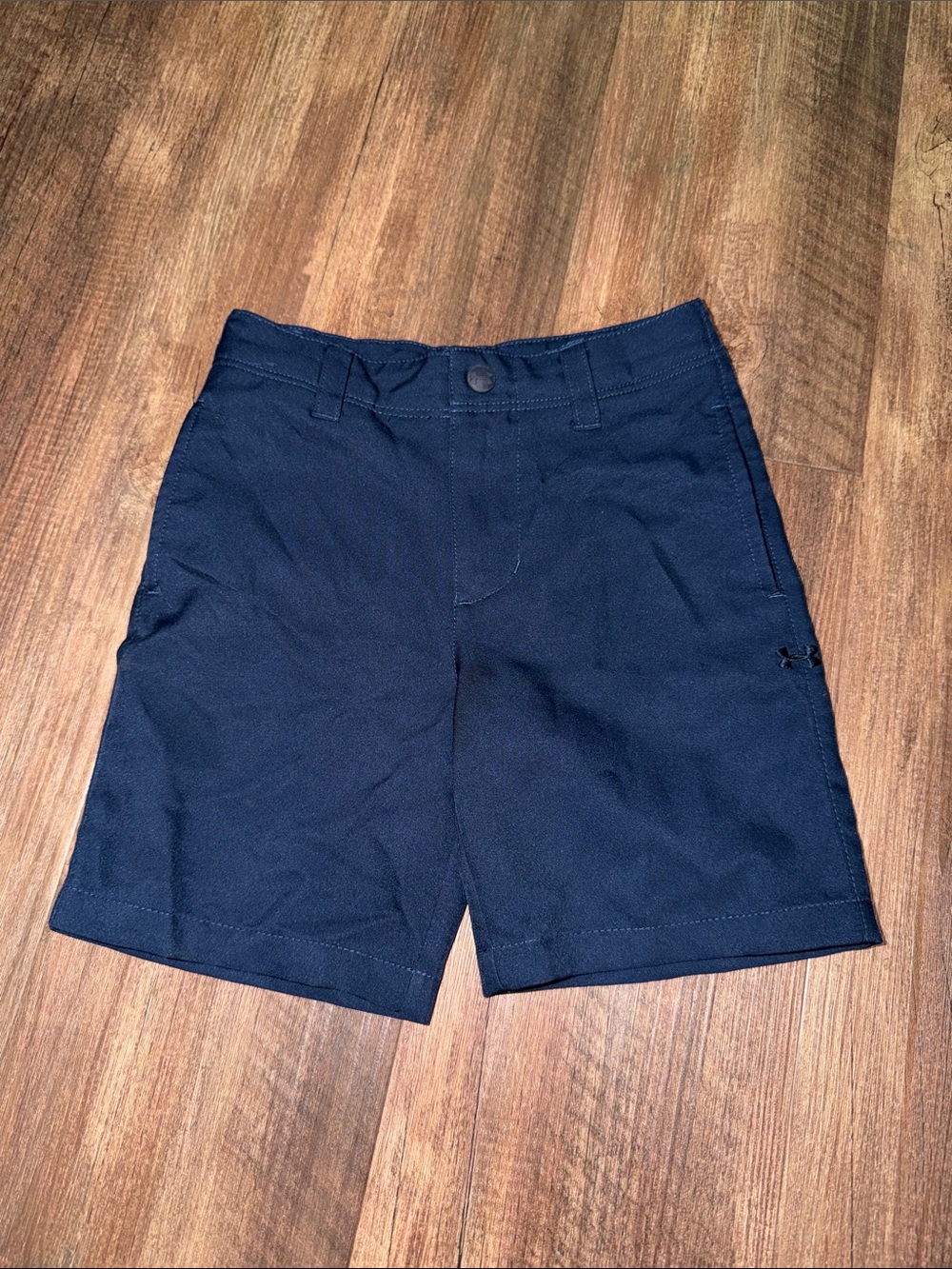 Boys Under Armour Navy golf shorts size 4t